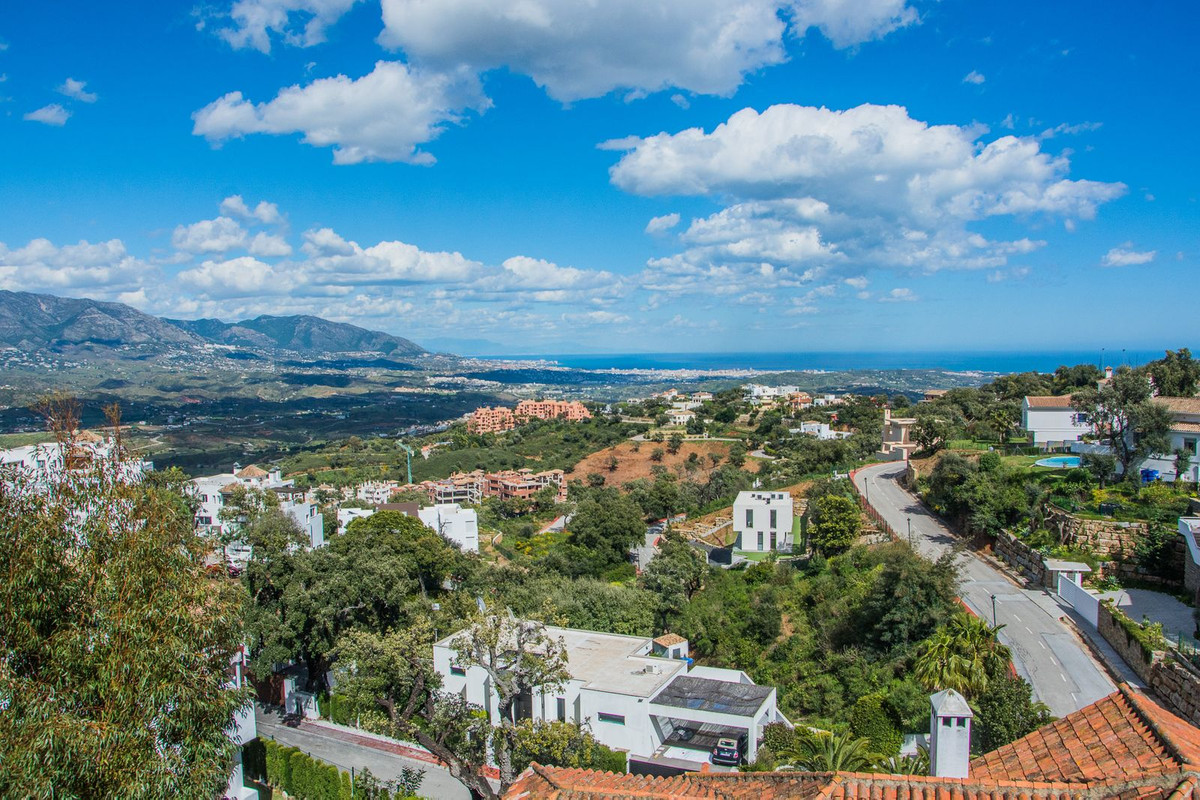 Terreno en venta en La Mairena, Marbella