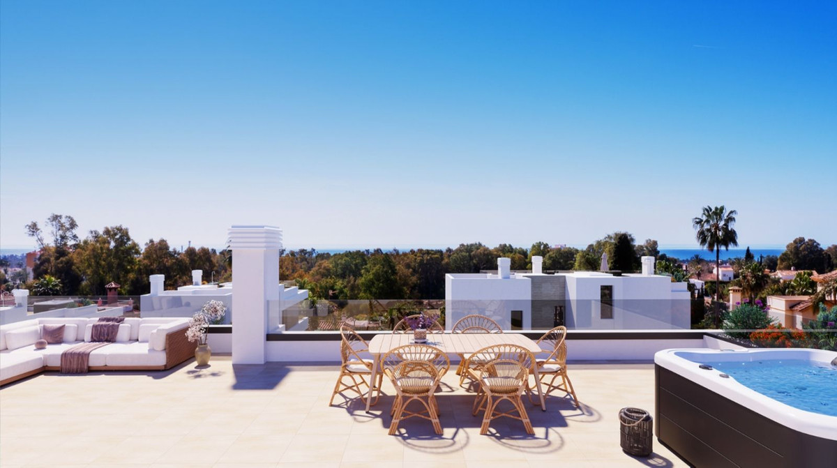 Casa de 3 Dormitorios y 5 Baños en venta en Atalaya, Estepona