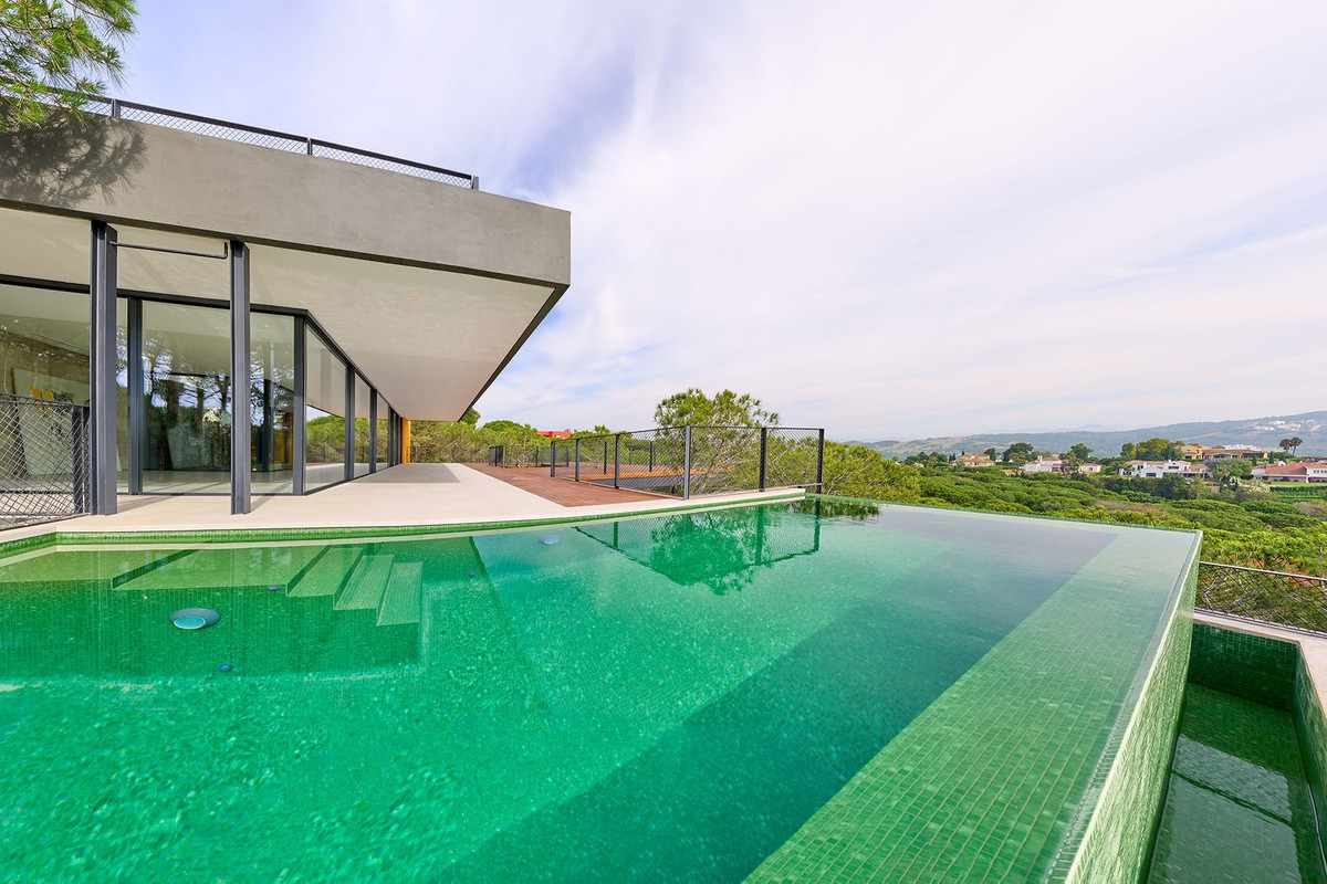 Casa de 5 Dormitorios y 6 Baños en venta en Sotogrande