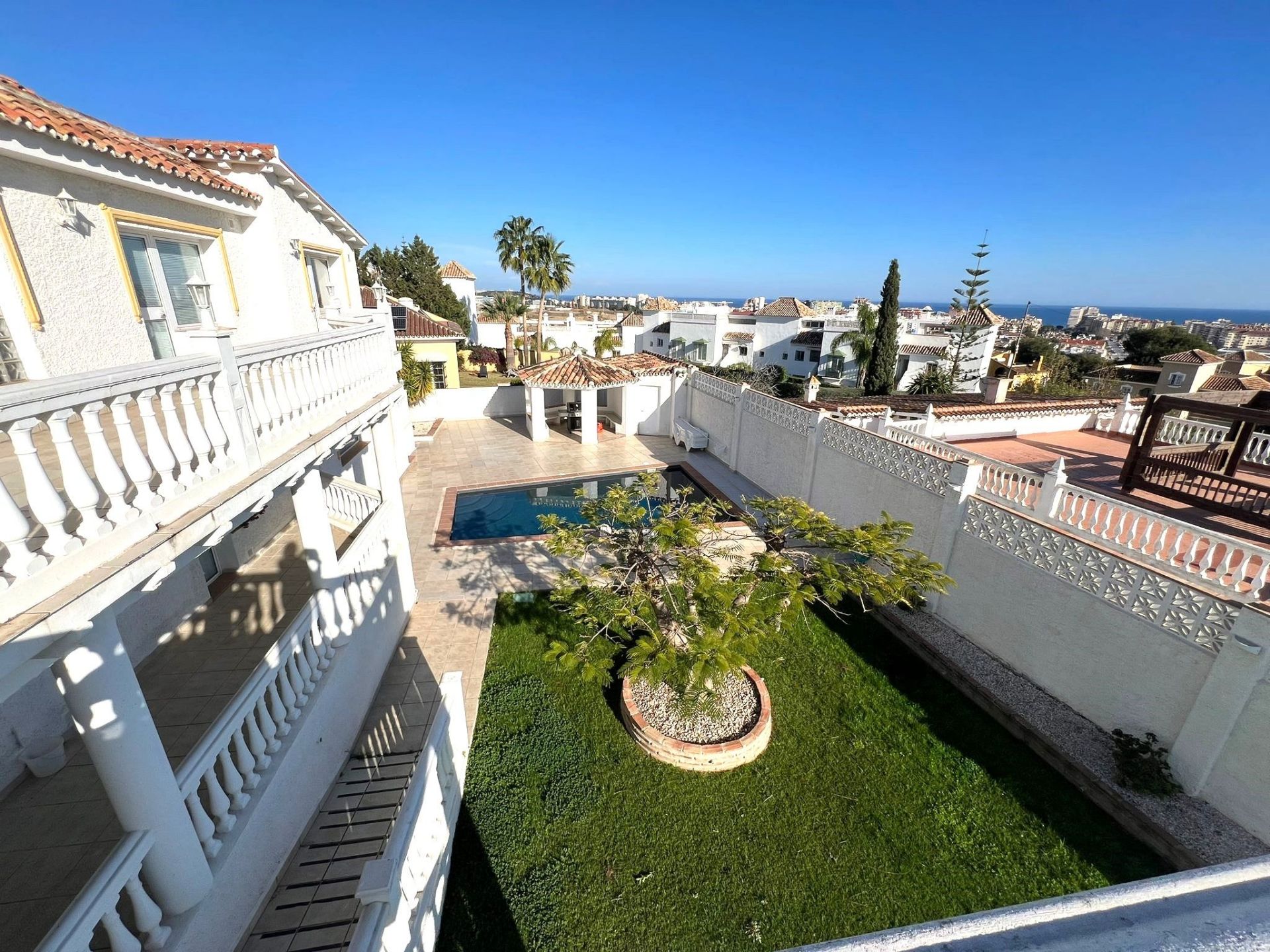 Casa de 6 Dormitorios en venta en Mijas