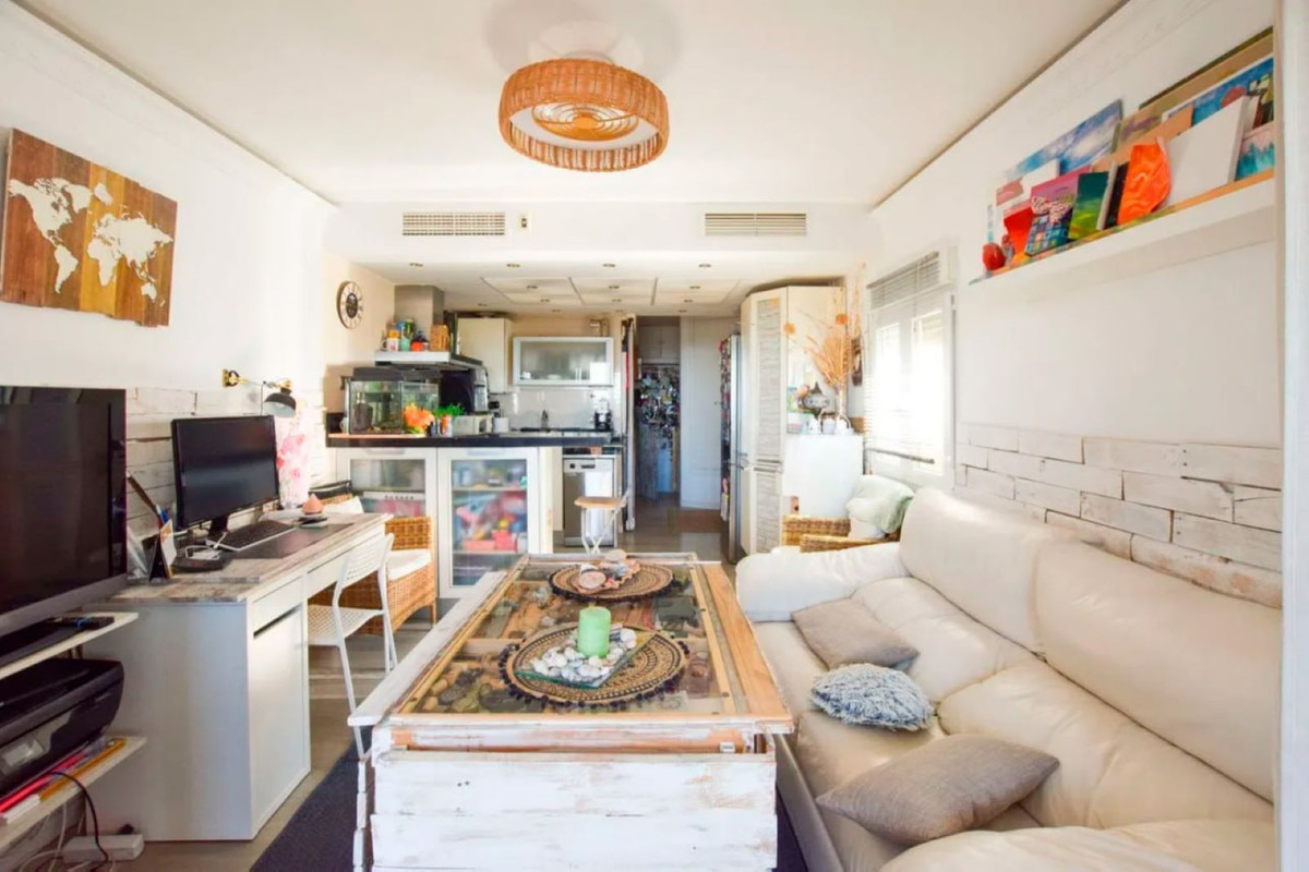 Piso de 1 Dormitorio y 1 Baño en venta en Estepona
