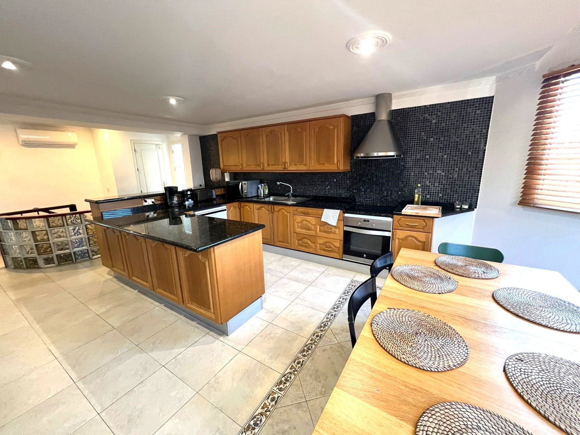 Casa de 6 Dormitorios en venta en Mijas