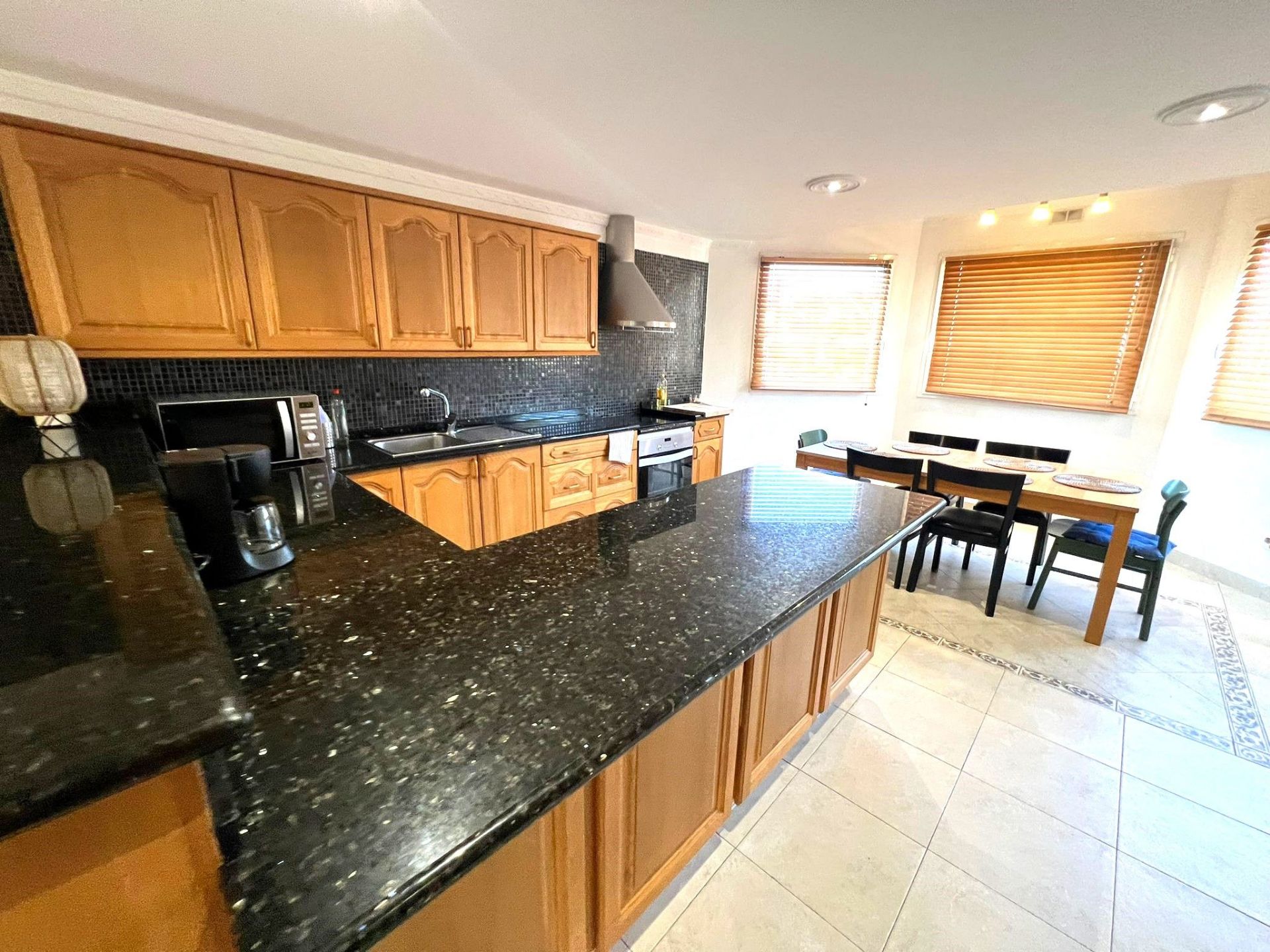 Casa de 6 Dormitorios en venta en Mijas