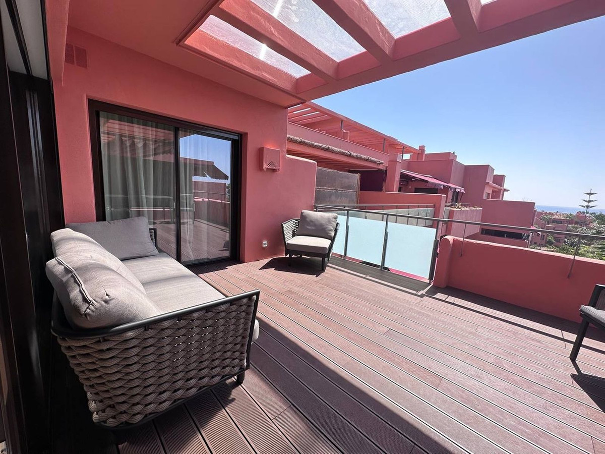 Ático de 3 Dormitorios y 2 Baños en venta en Estepona