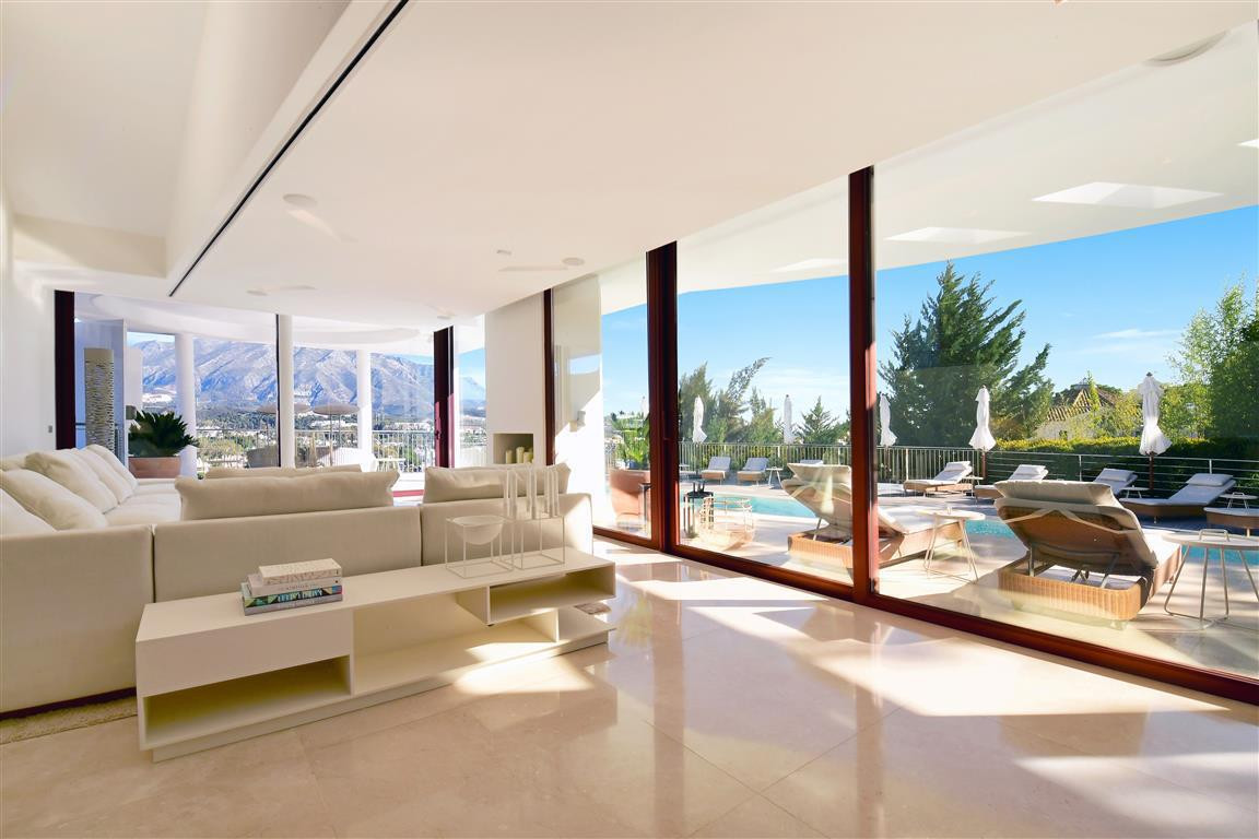 Casa de 7 Dormitorios en venta en Nueva Andalucía, Marbella
