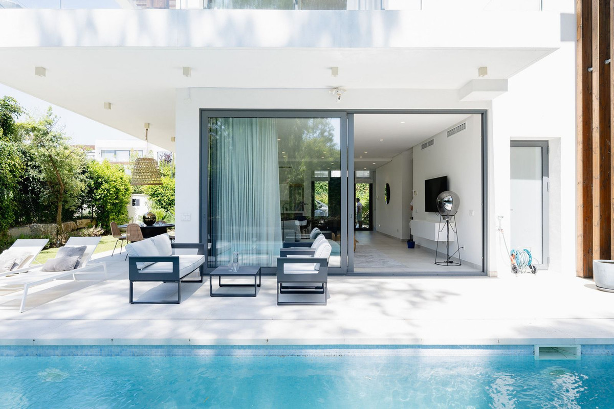 4 кровать 4 ванна Вилла для продажи в Atalaya, Estepona