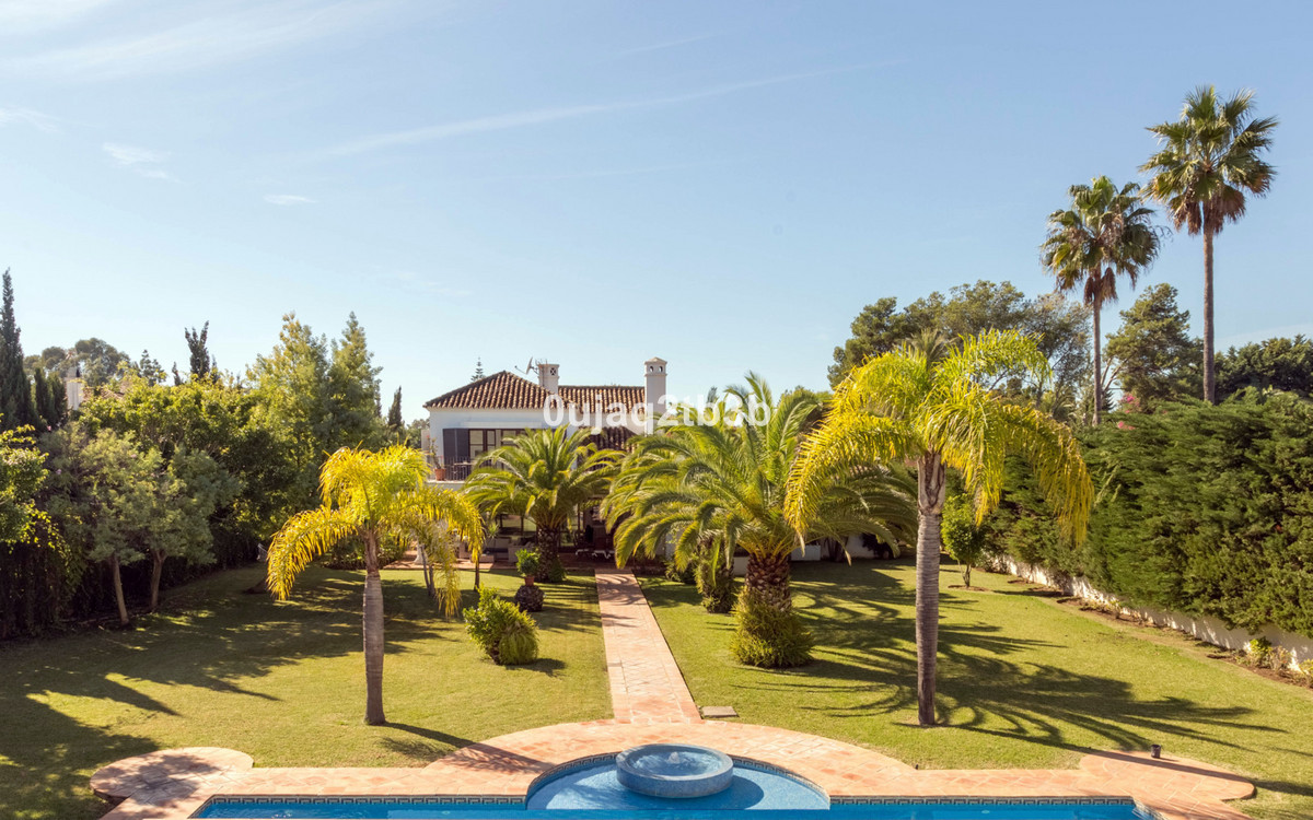 Casa de 6 Dormitorios en venta en Guadalmina Baja, San Pedro de Alcántara