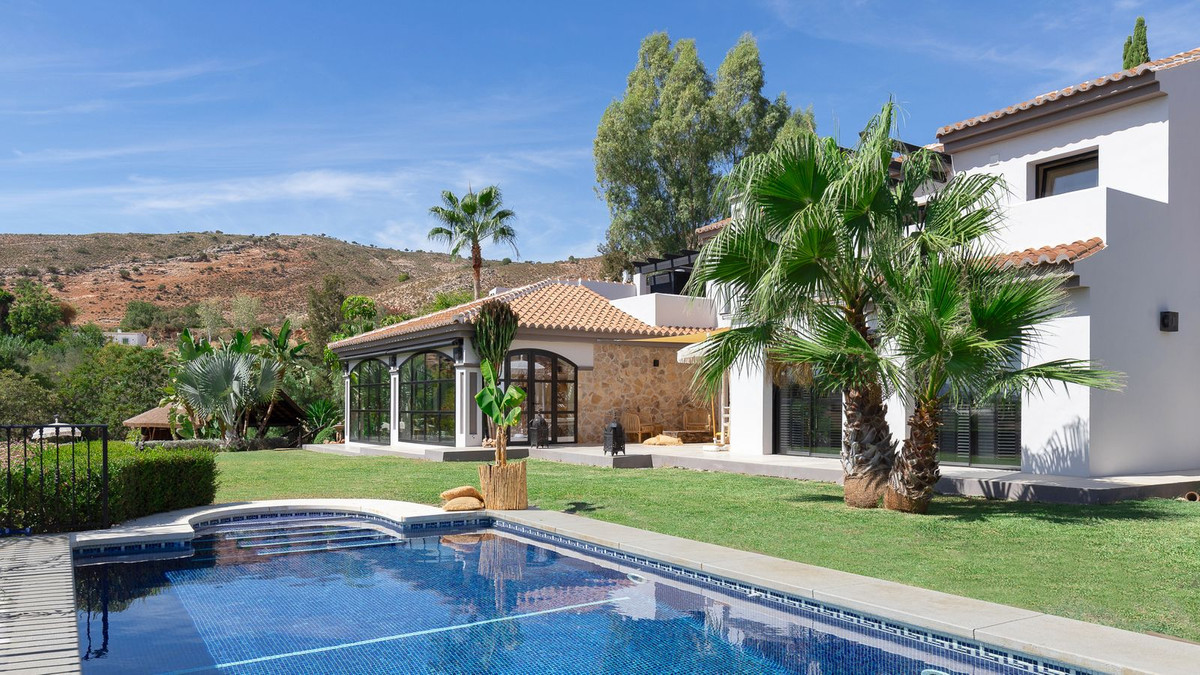 Finca de 4 Dormitorios en venta en Alhaurin el Grande