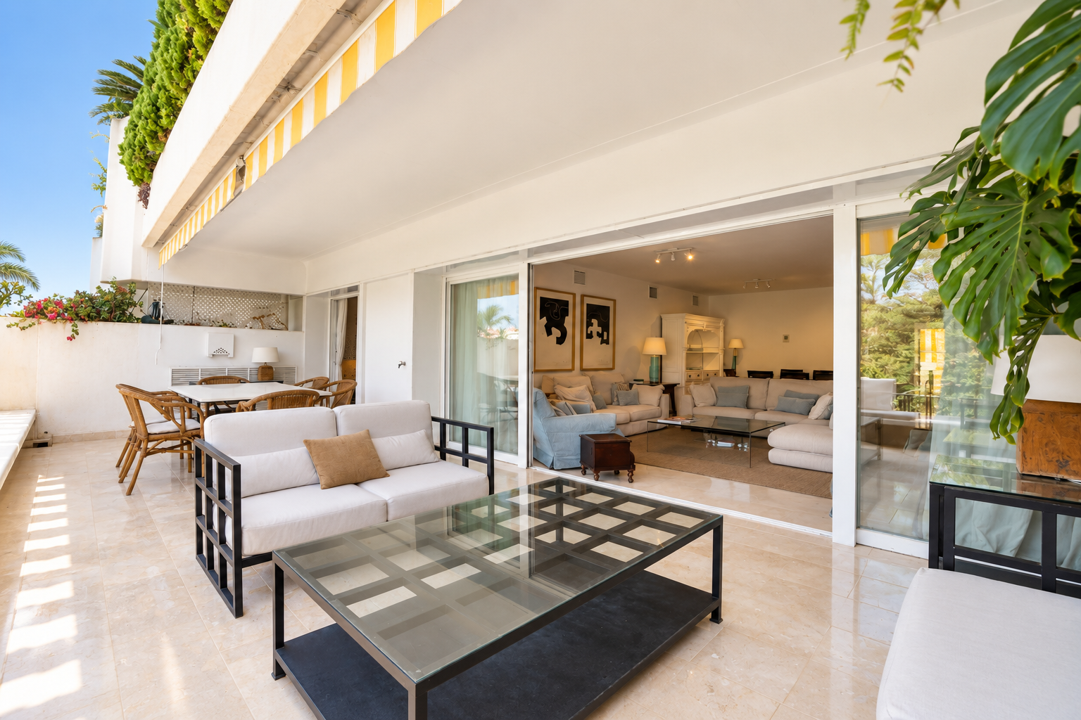 Piso de 3 Dormitorios y 2 Baños en alquiler en Milla de Oro, Marbella