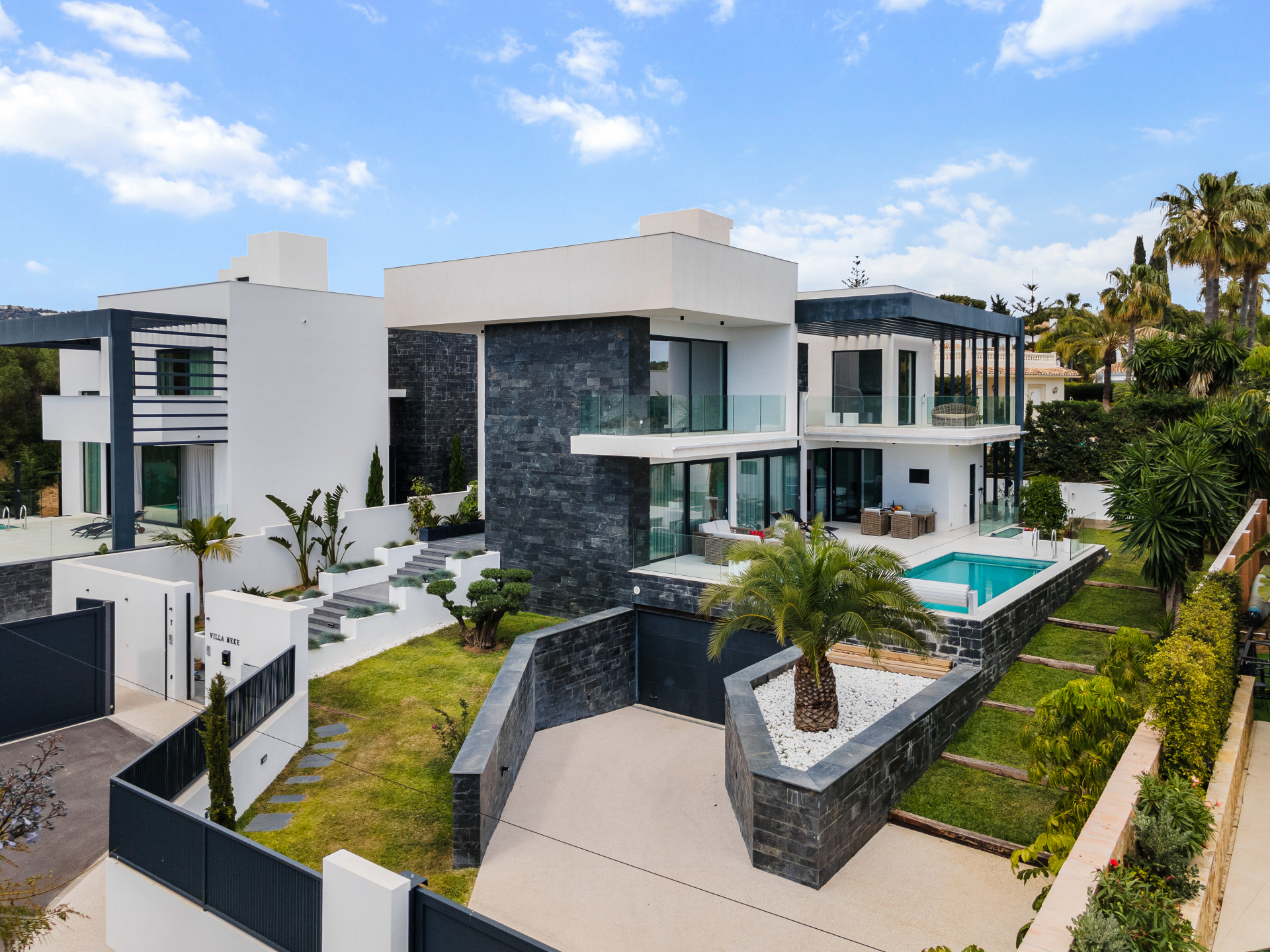 4 Bed - Villa for Sale in Marbesa, Marbella