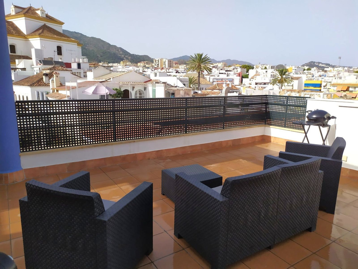 Ático de 3 Dormitorios y 3 Baños en alquiler en Marbella