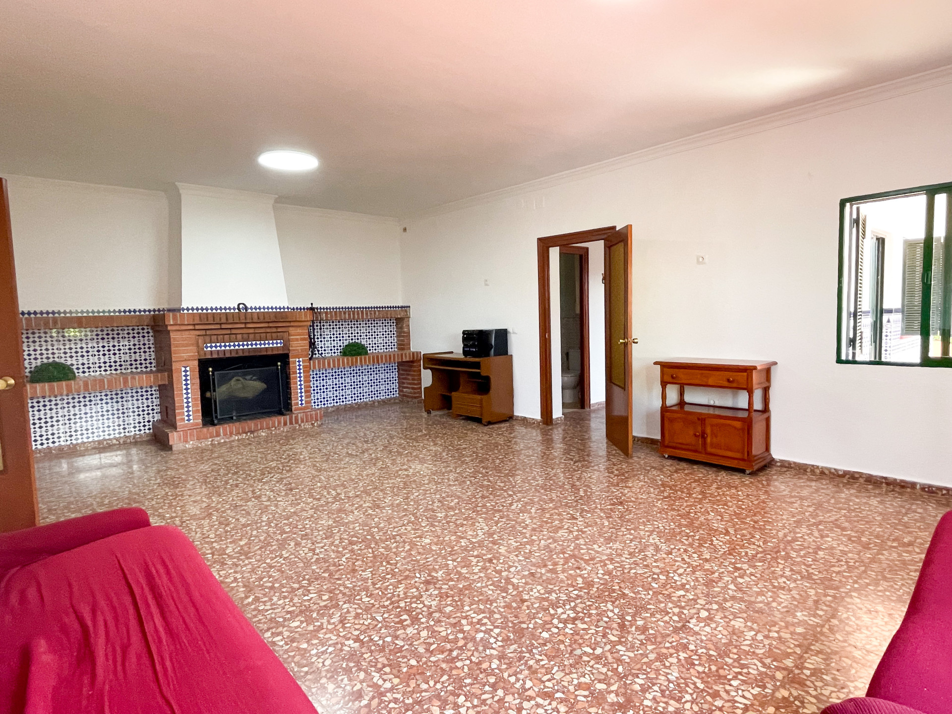 Finca de 6 Dormitorios y 3 Baños en venta en Antequera