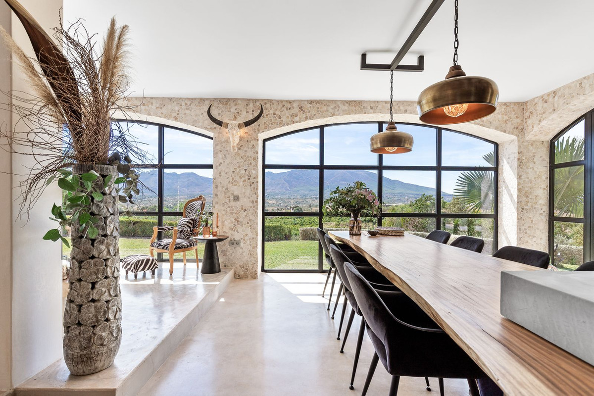 Finca de 4 Dormitorios en venta en Alhaurin el Grande