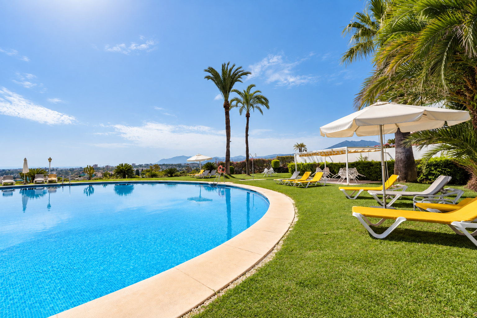 Piso de 3 Dormitorios y 2 Baños en alquiler en Milla de Oro, Marbella