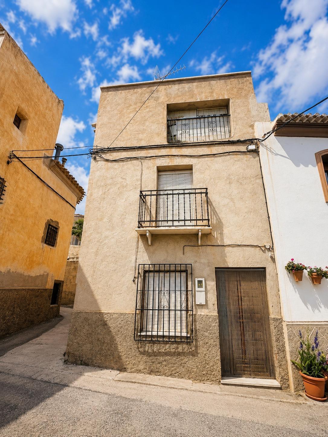 Casa Adosada de 2 Dormitorios y 1 Baño en venta en Oria