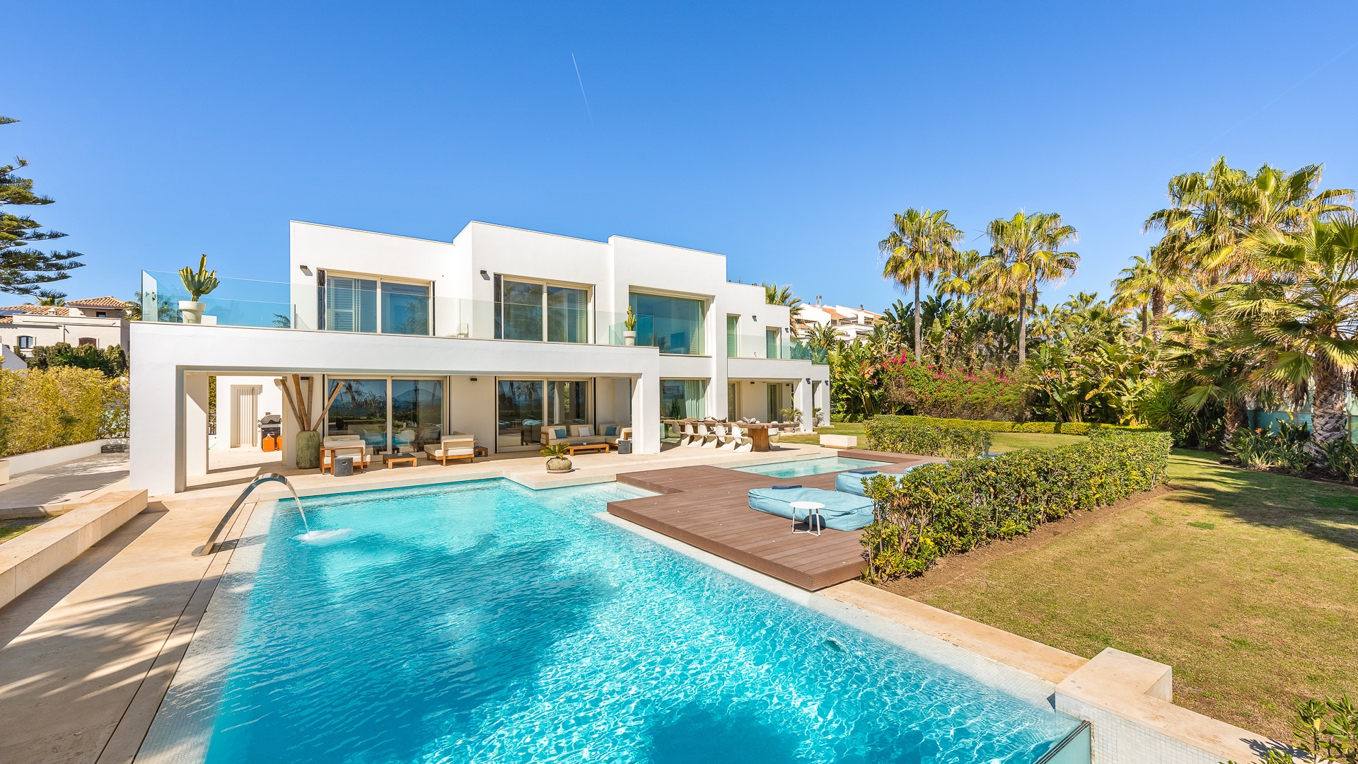 Casa de 6 Dormitorios y 8 Baños en venta en Milla de Oro, Marbella