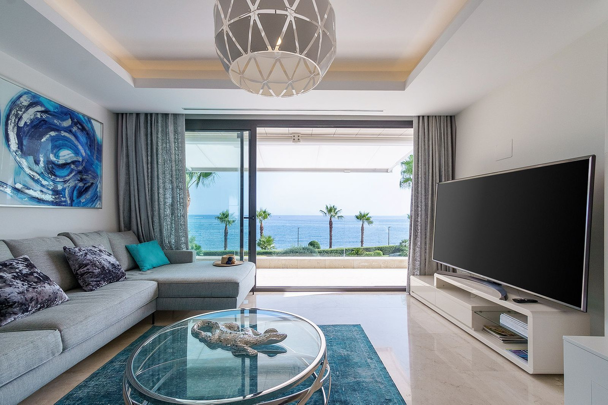 Piso de 4 Dormitorios y 4 Baños en venta en Estepona