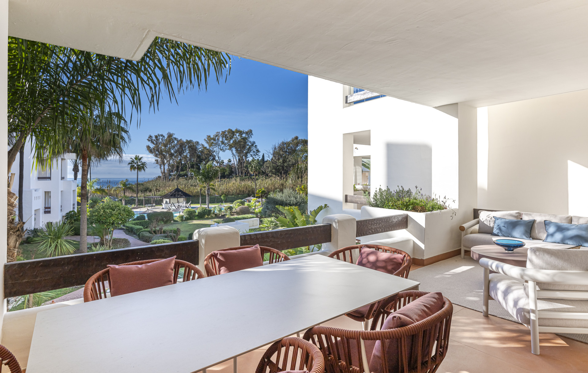 Piso de 3 Dormitorios y 2 Baños en venta en Estepona