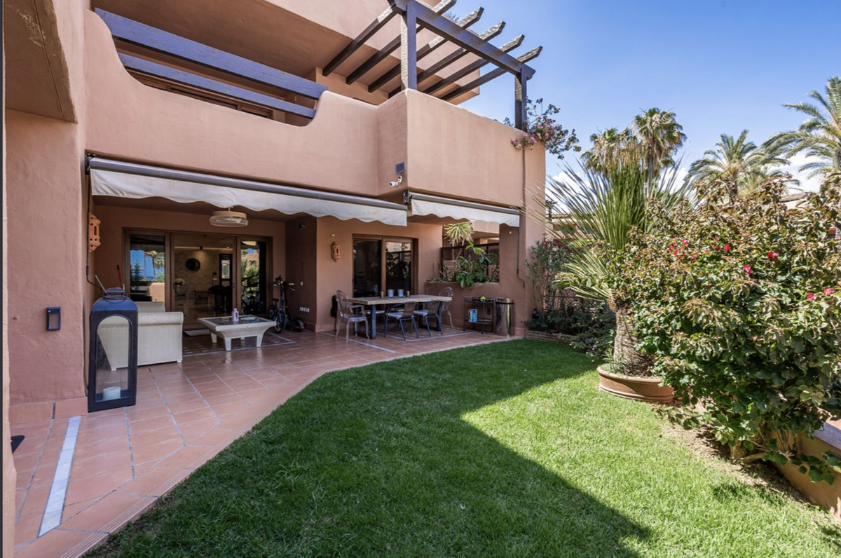 Piso de 4 Dormitorios y 4 Baños en venta en Estepona