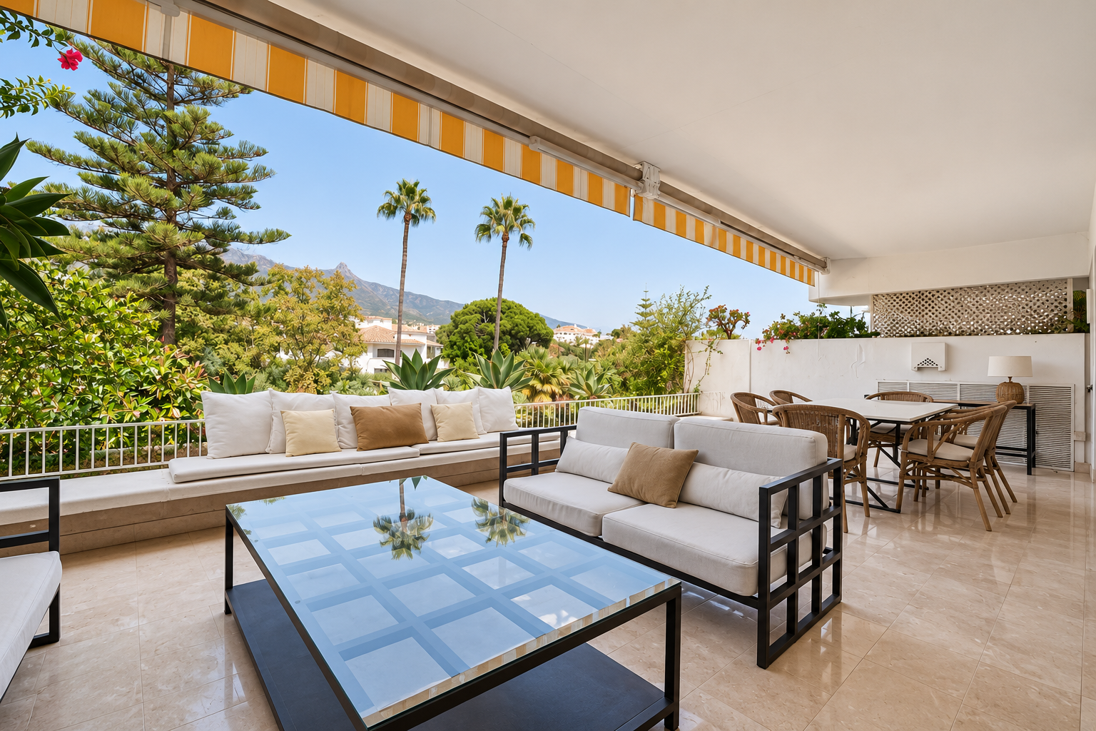 Piso de 3 Dormitorios y 2 Baños en alquiler en Milla de Oro, Marbella