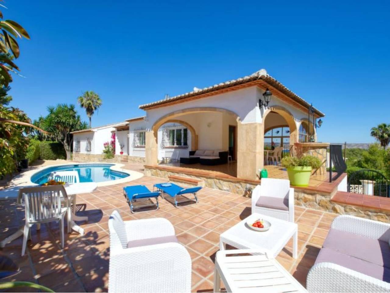 Casa Adosada de 5 Dormitorios y 3 Baños en venta en Xàbia