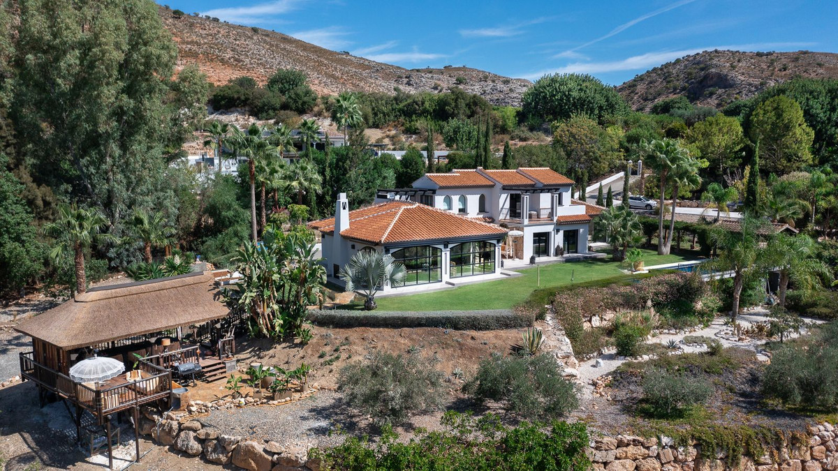 Finca de 4 Dormitorios en venta en Alhaurin el Grande