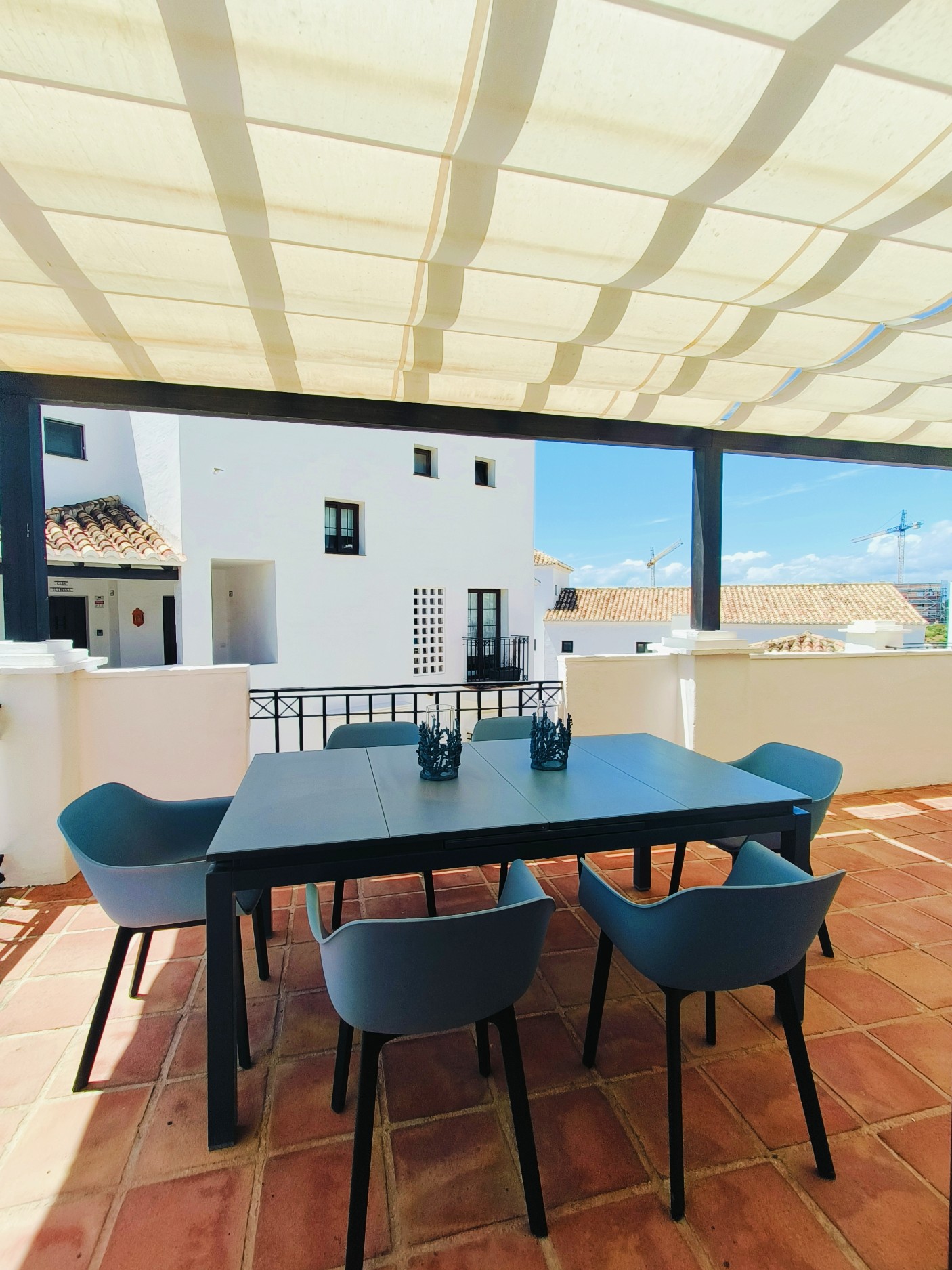 Casa Adosada de 4 Dormitorios en venta en Los Monteros, Marbella