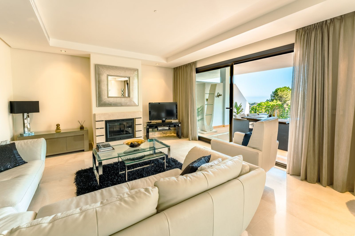 Piso de 2 Dormitorios y 2 Baños en venta en La Quinta, Benahavís