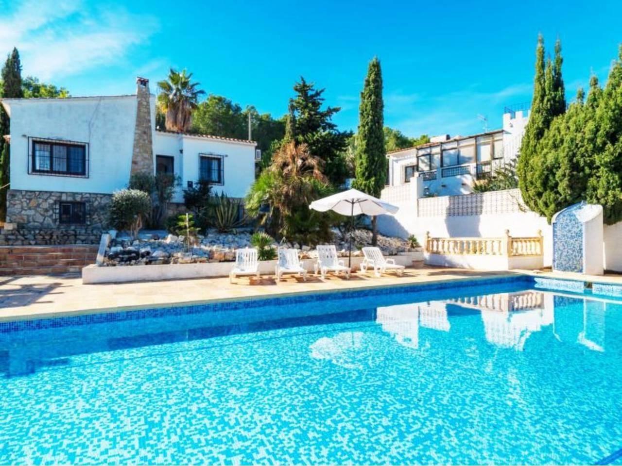 Casa Adosada de 3 Dormitorios y 2 Baños en venta en Moraira