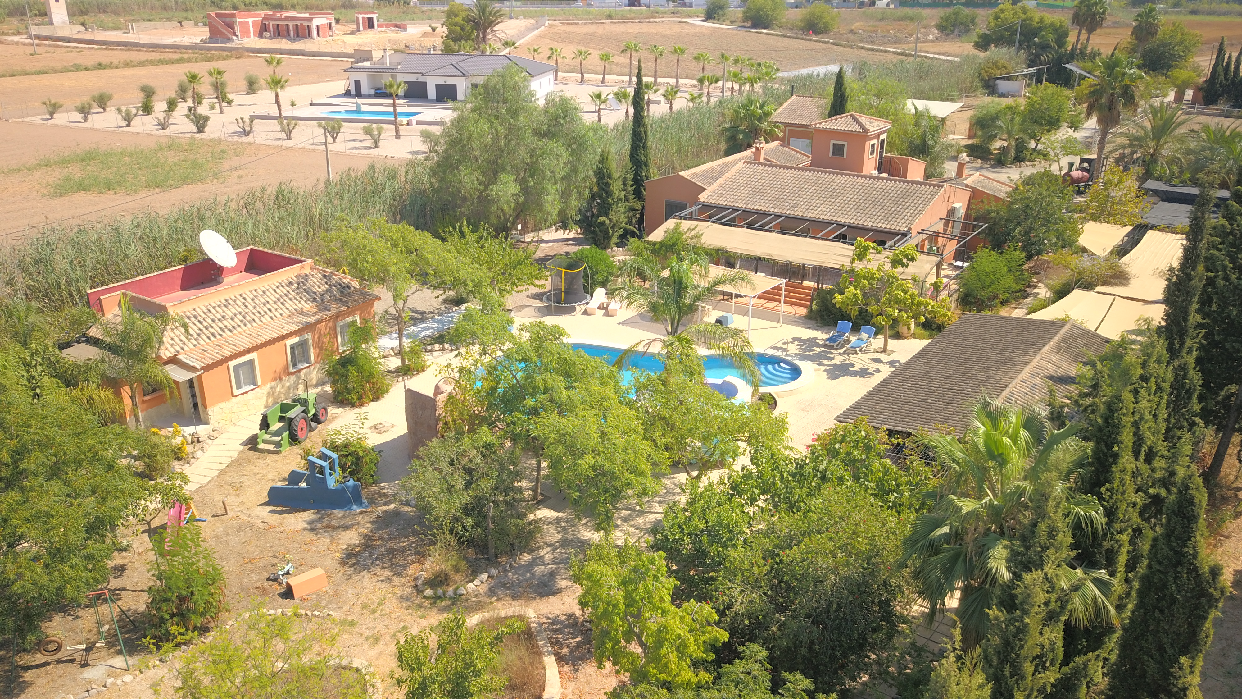 Finca de 7 Dormitorios en venta en Catral
