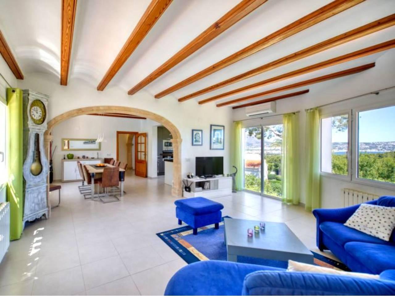 Casa Adosada de 5 Dormitorios y 3 Baños en venta en Xàbia