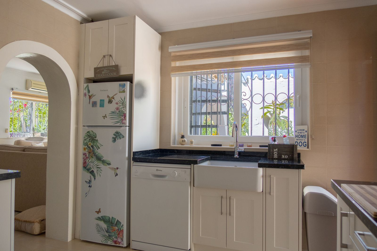 Casa de 3 Dormitorios y 2 Baños en venta en Estepona