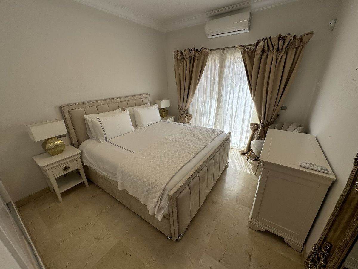 2 Bed - Penthouse Holiday Rental in Los Flamingos, Benahavis