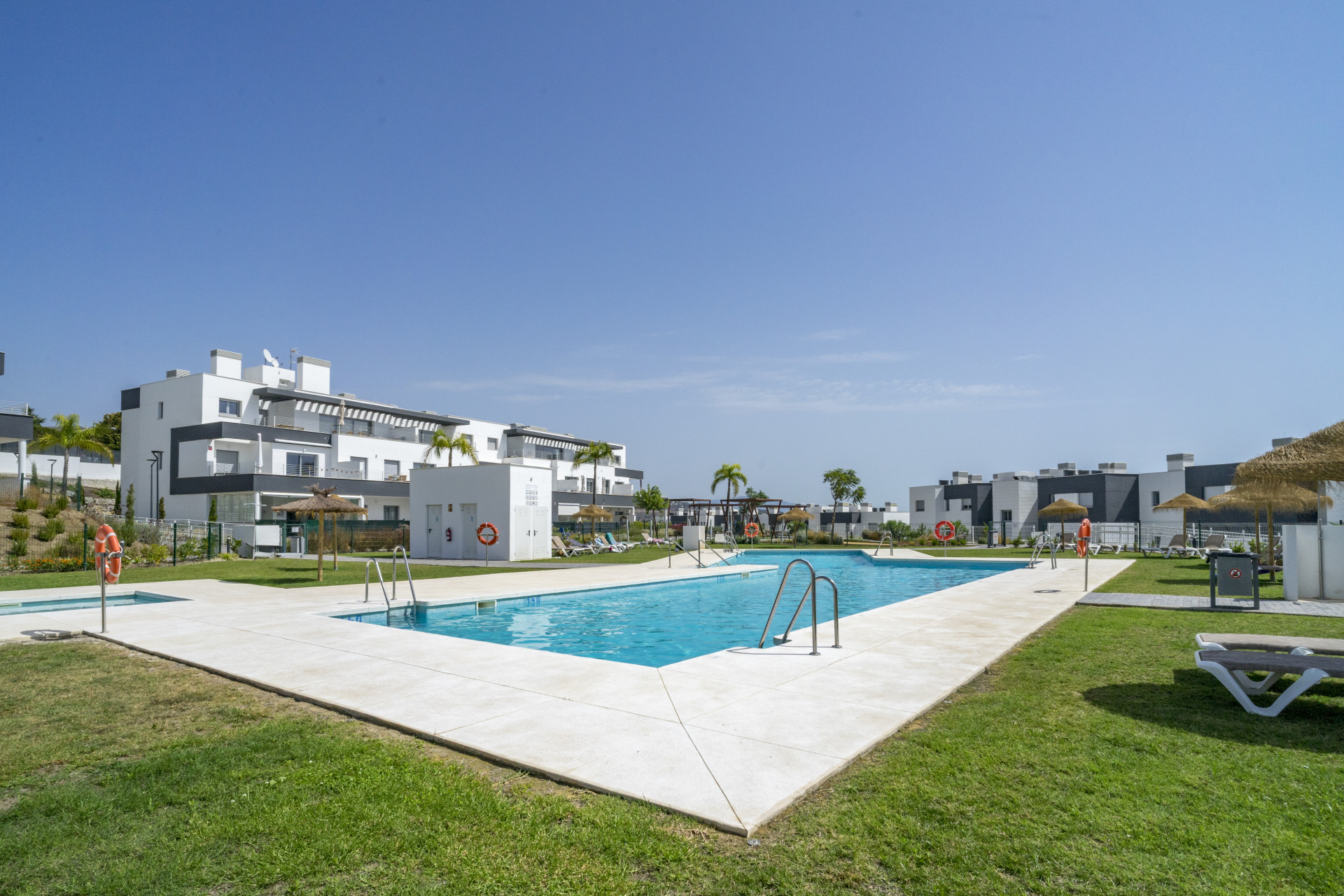 Piso de 2 Dormitorios y 2 Baños en alquiler vacacional en Estepona