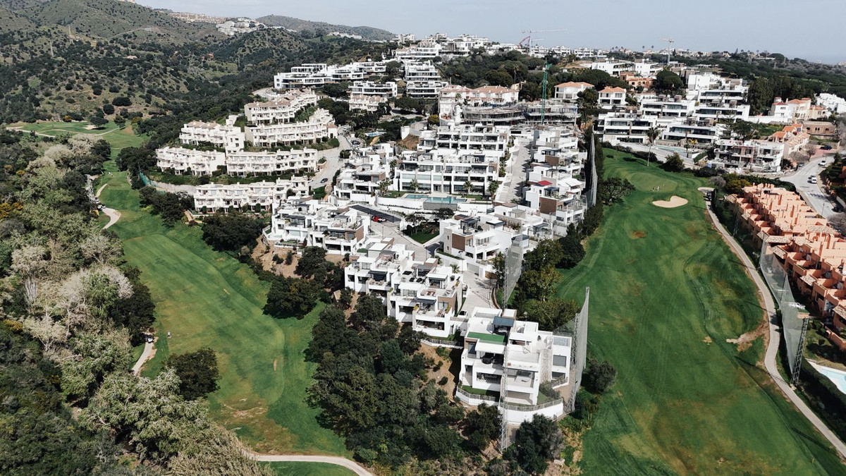 Casa Adosada de 3 Dormitorios en alquiler en Marbella