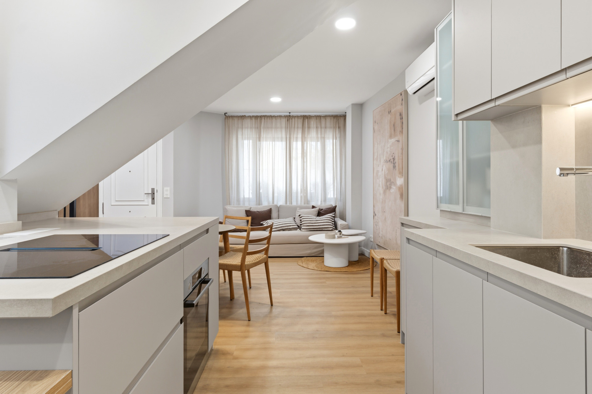 Casa Adosada de 2 Dormitorios en venta en La Alqueria, Estepona