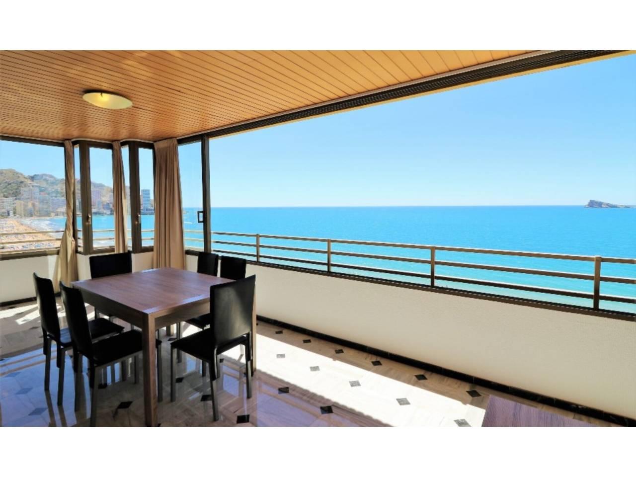 Piso de 4 Dormitorios en venta en Benidorm Centro Urbano