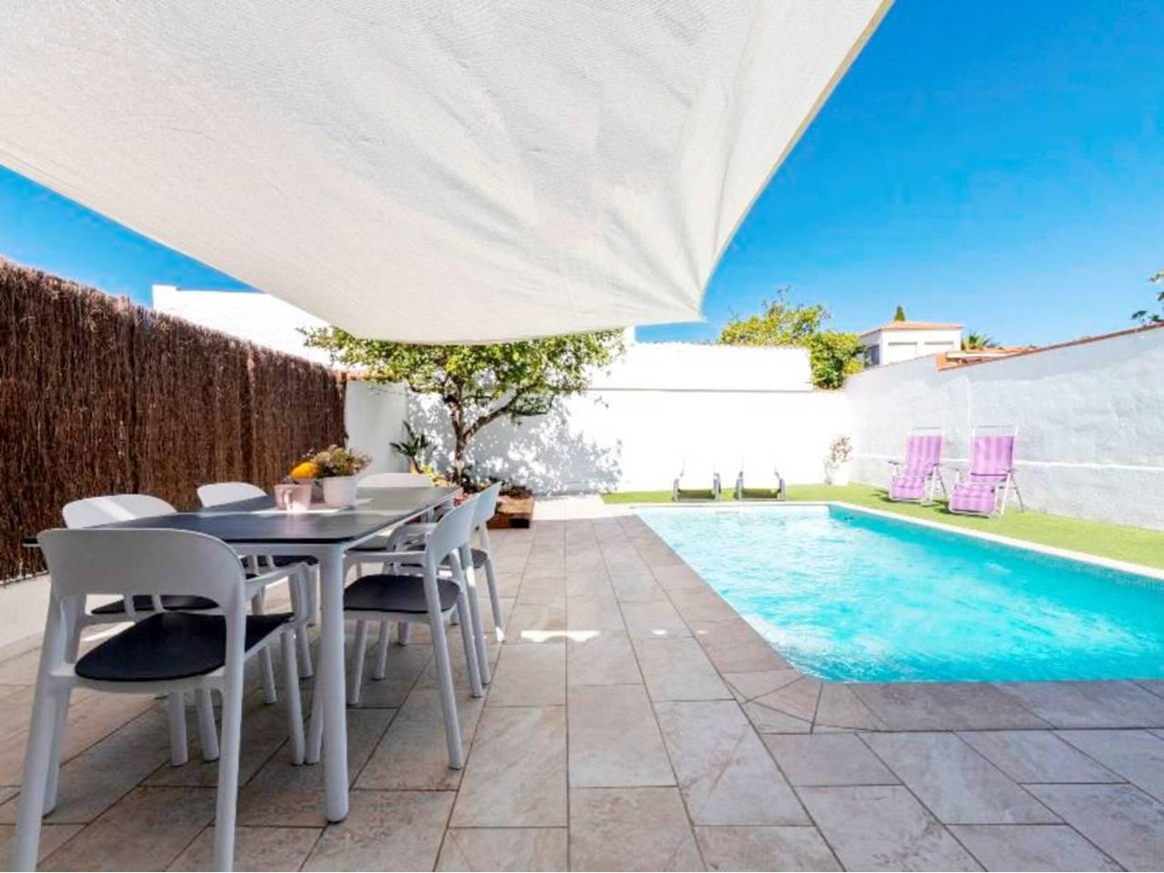 Casa Adosada de 2 Dormitorios en venta en Cunit
