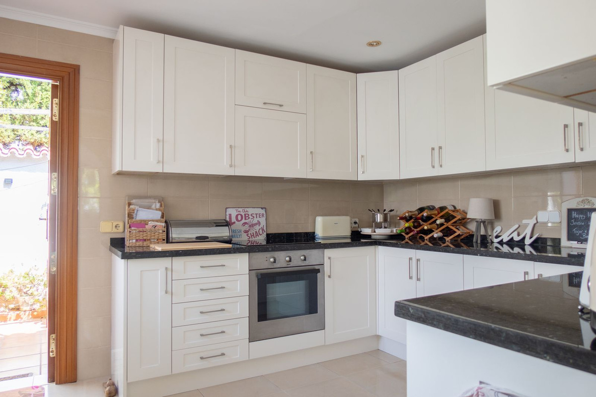 Casa de 3 Dormitorios y 2 Baños en venta en Estepona