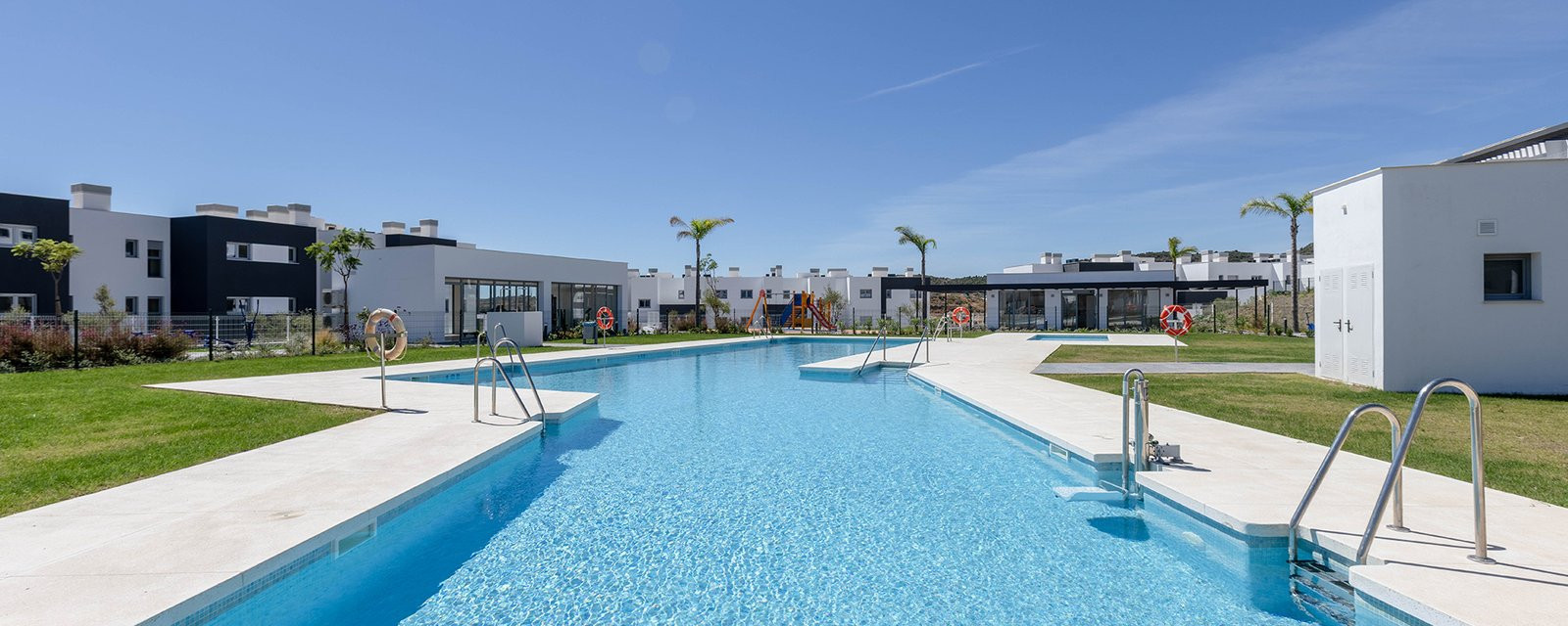 Piso de 2 Dormitorios y 2 Baños en alquiler vacacional en Estepona