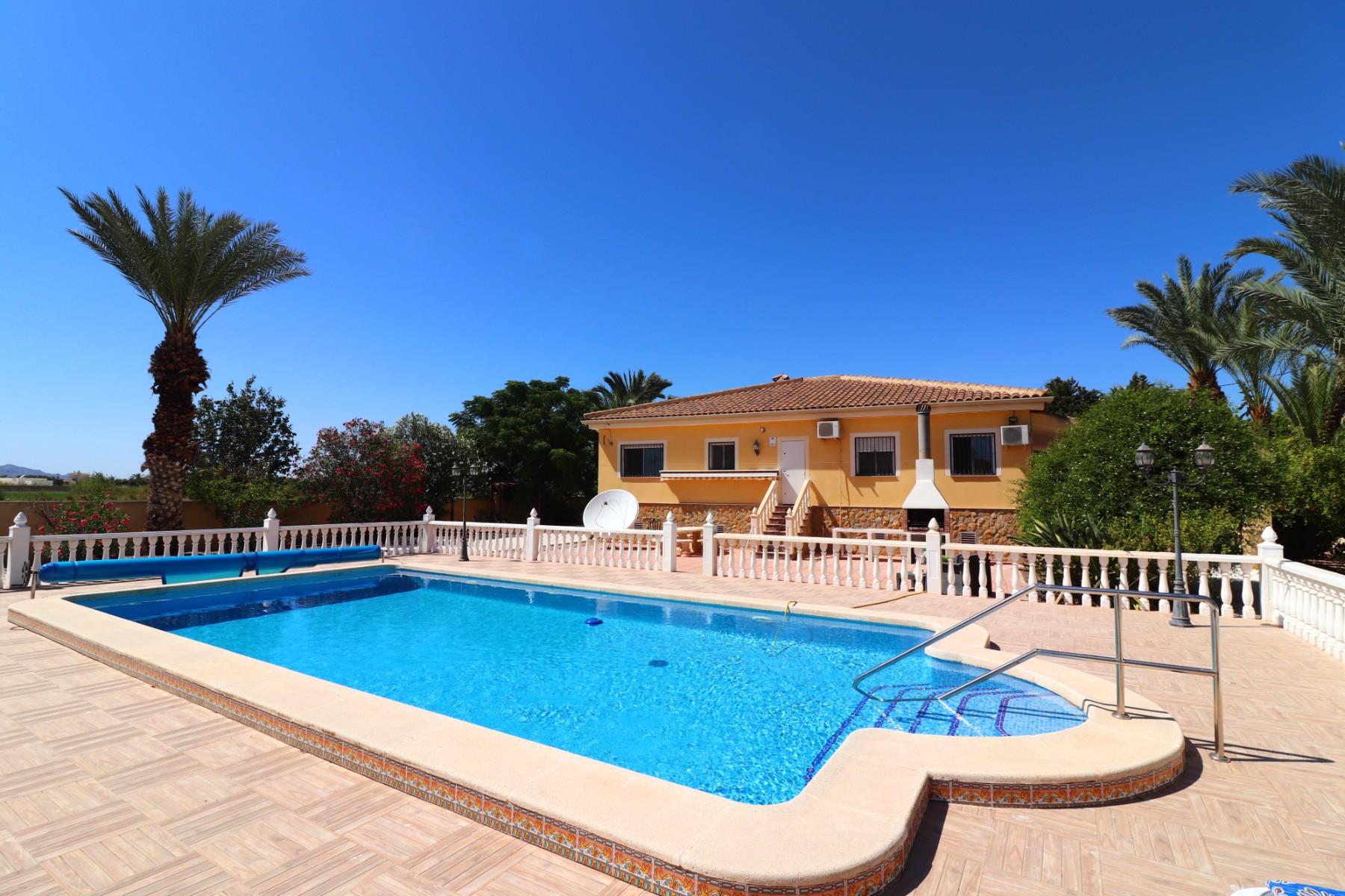 Finca de 3 Dormitorios en venta en Catral