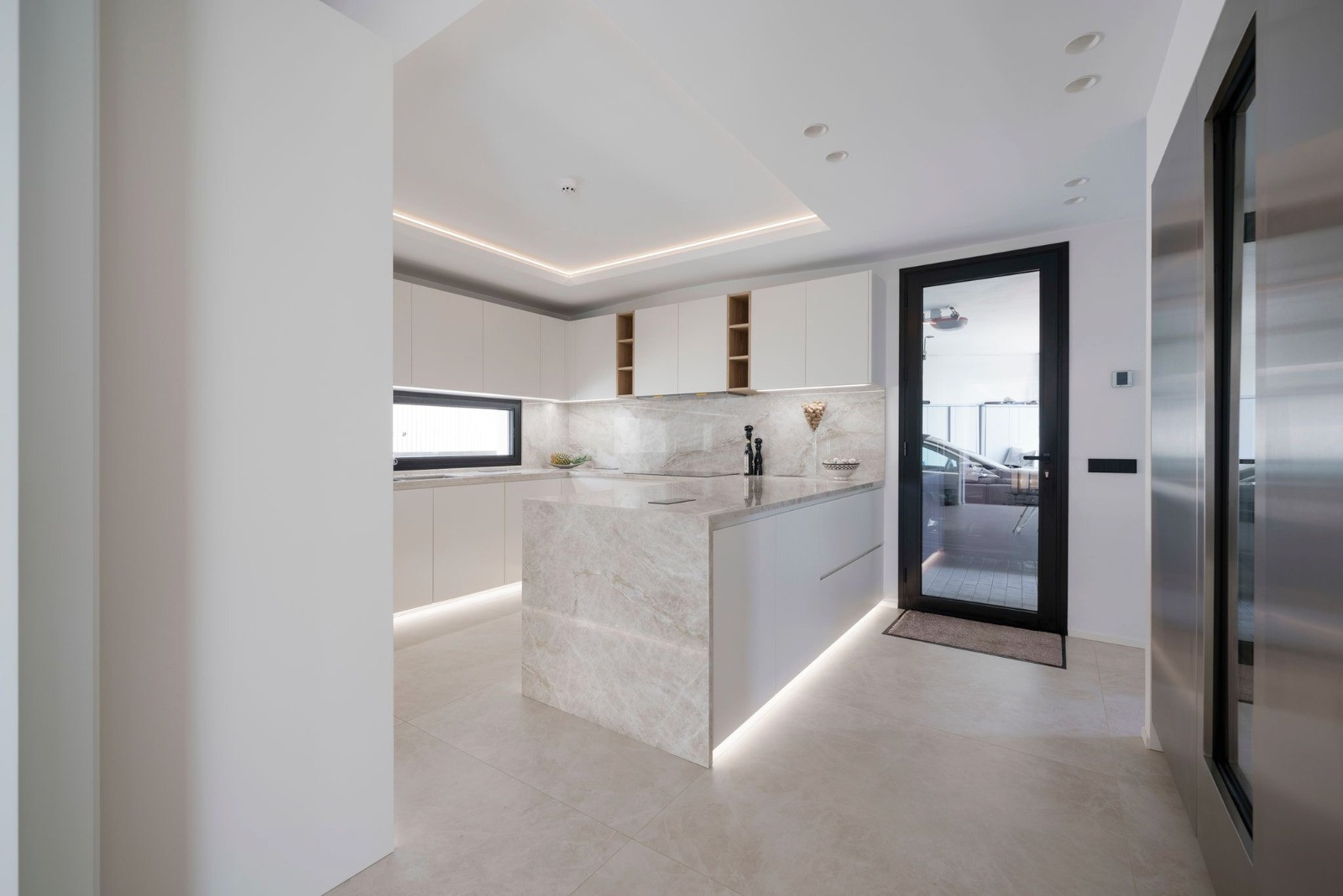 Casa de 4 Dormitorios en venta en El Rosario, Marbella
