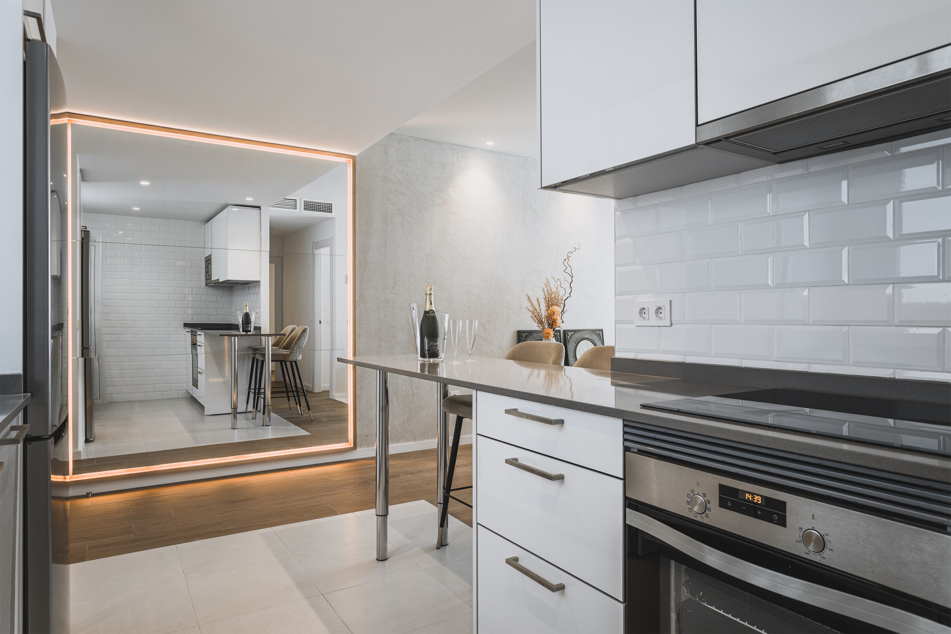 Piso de 2 Dormitorios y 2 Baños en venta en Nueva Andalucía, Marbella
