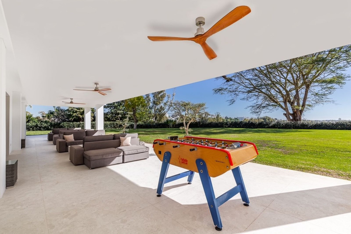 6 кровать Вилла для продажи в New Golden Mile, Estepona