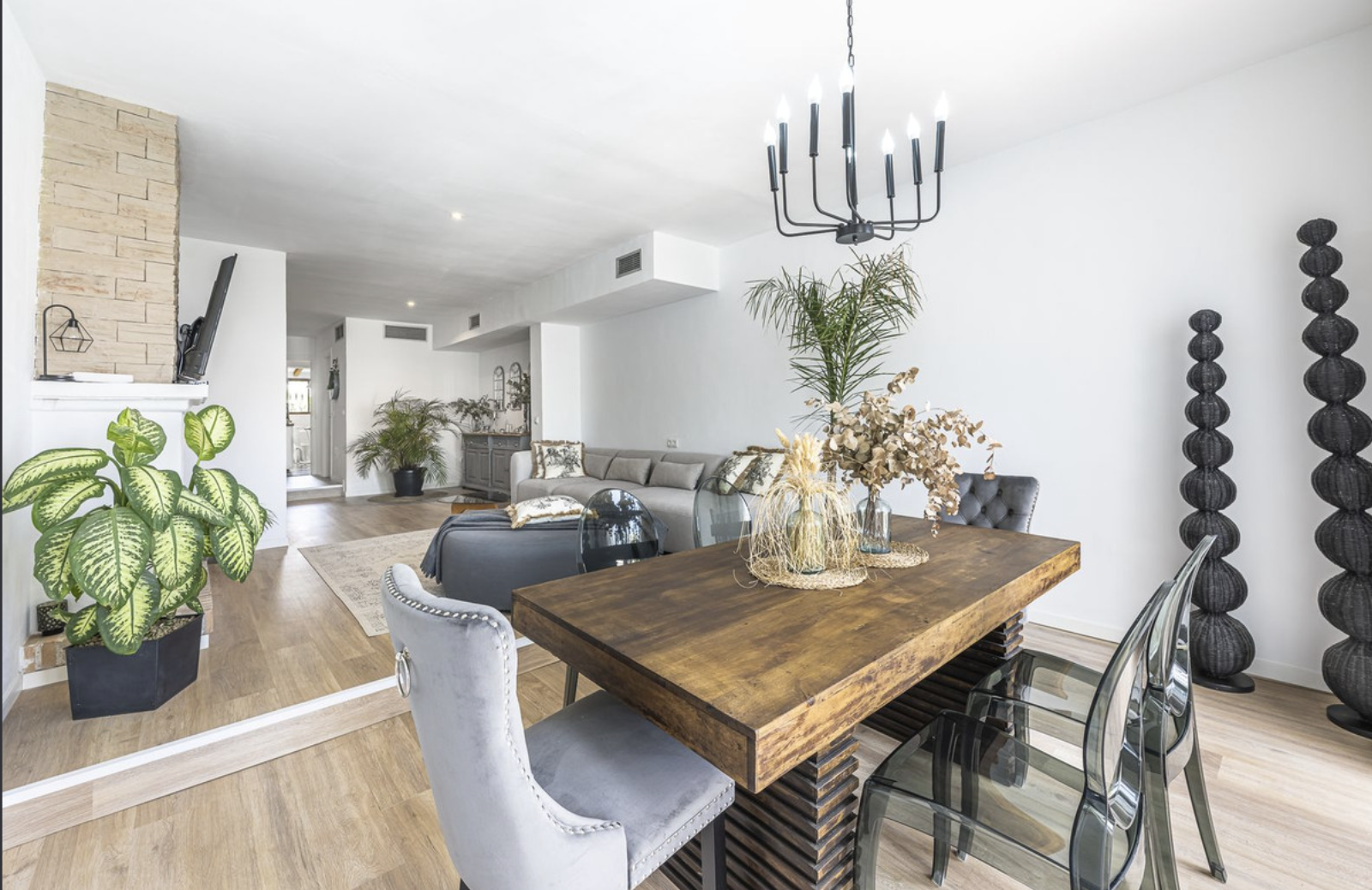 Casa Adosada de 3 Dormitorios y 3 Baños en venta en Estepona