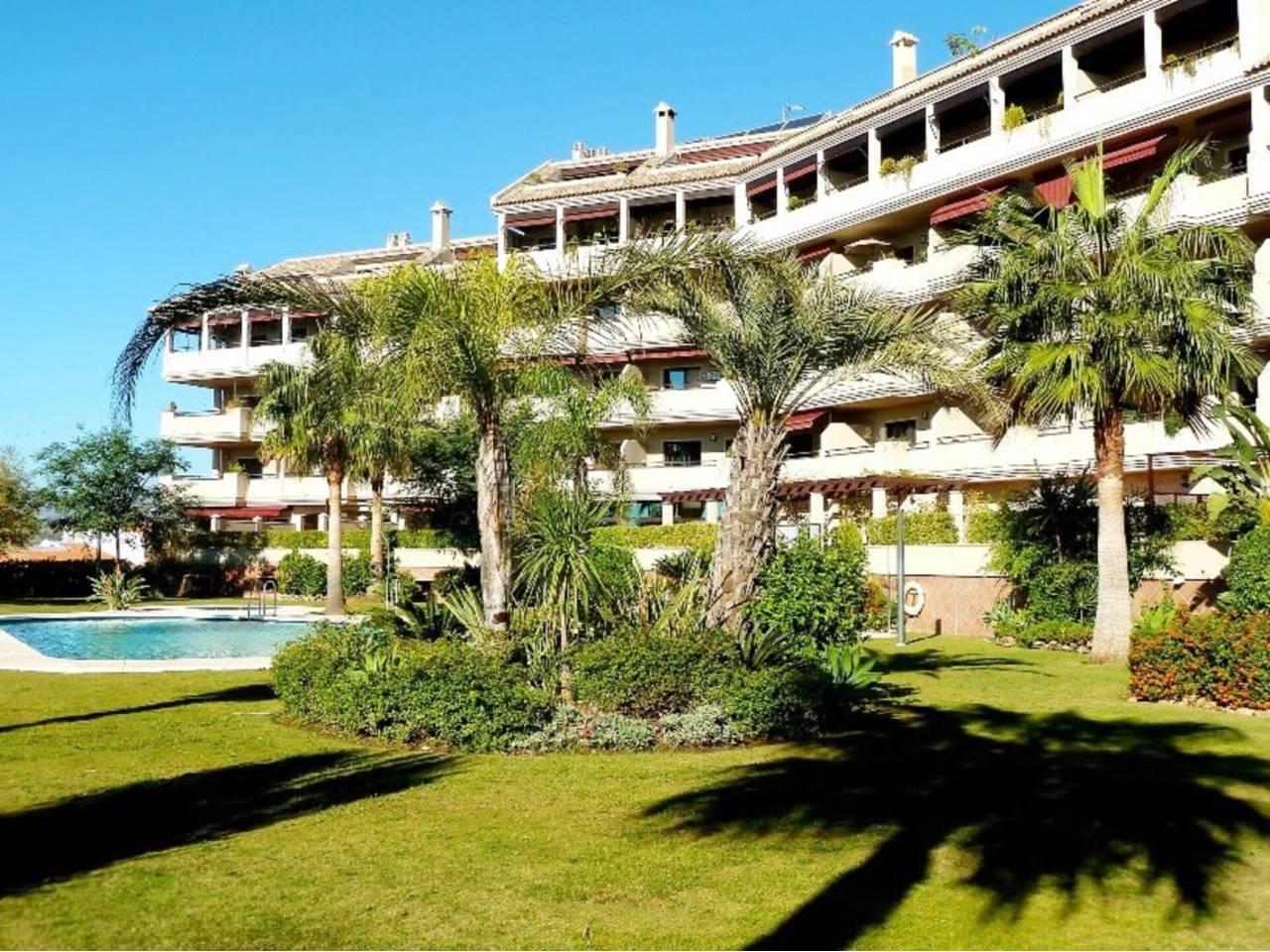 Piso de 2 Dormitorios y 2 Baños en venta en Fuengirola Centro
