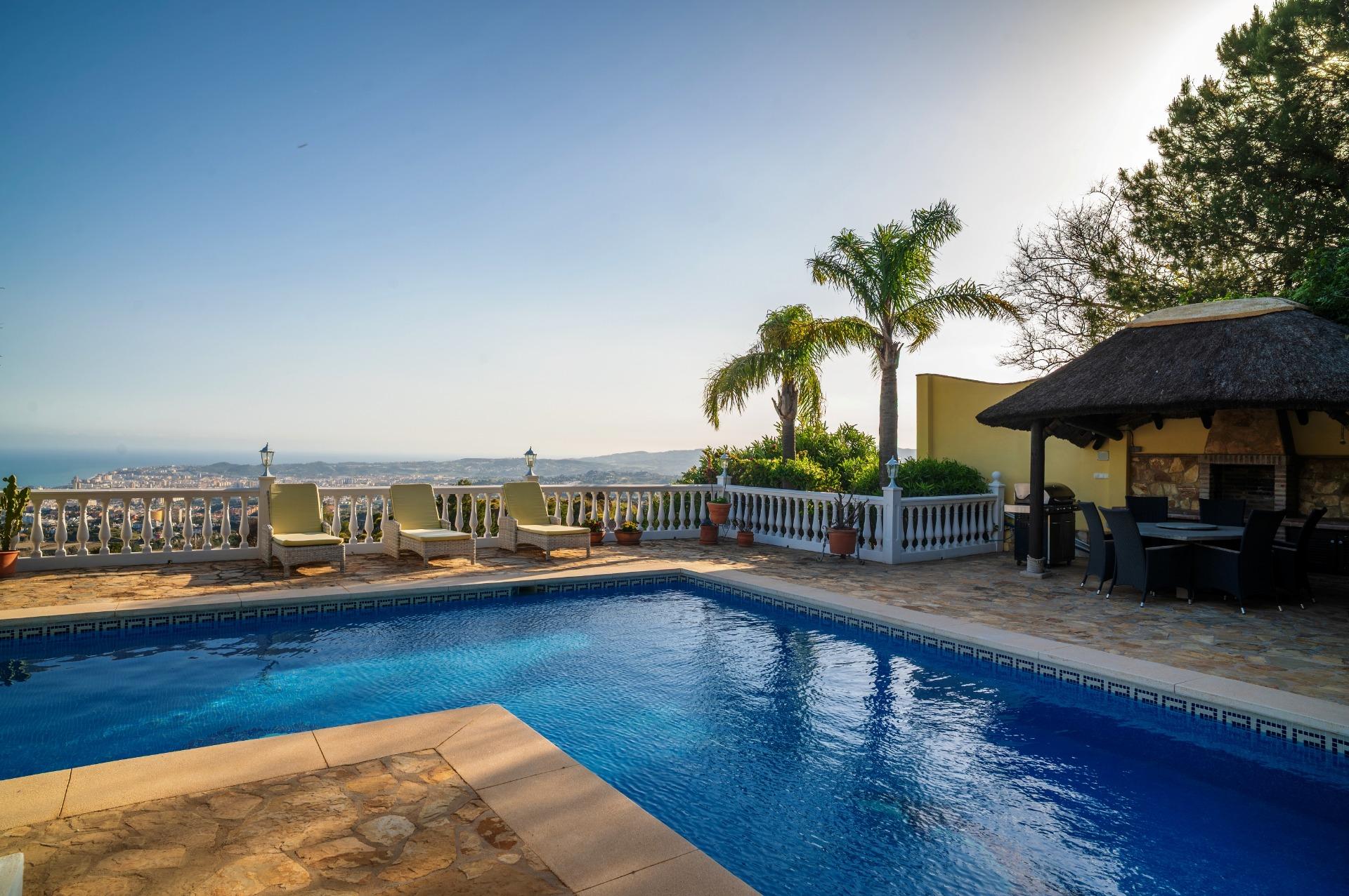Casa de 6 Dormitorios en venta en Mijas