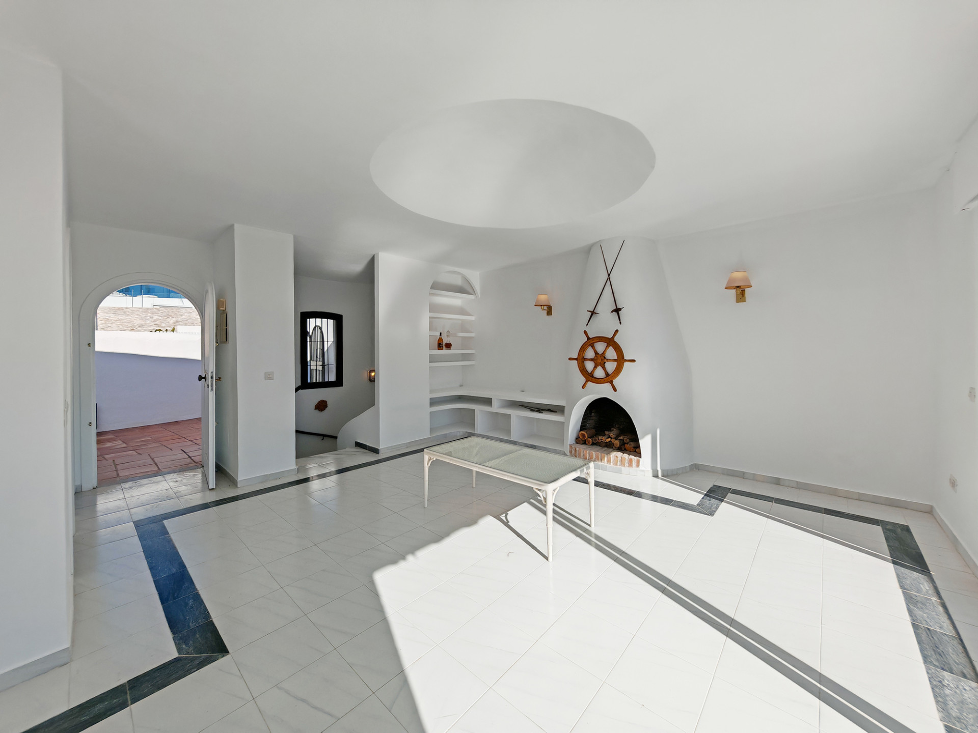 Casa Adosada de 2 Dormitorios en venta en Cabopino, Marbella