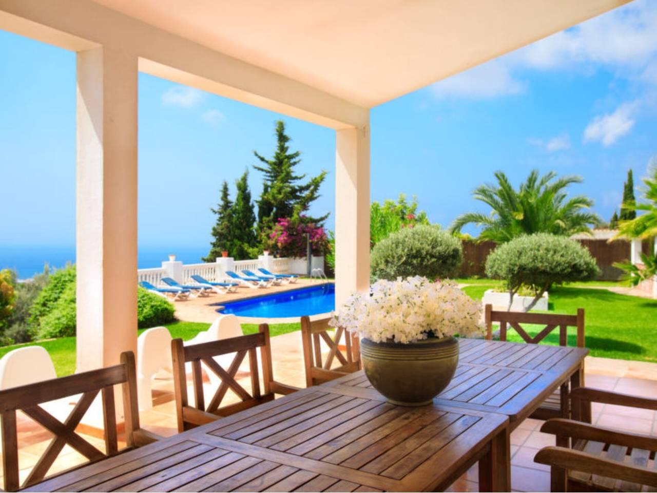 Casa Adosada de 6 Dormitorios y 3 Baños en venta en Rincón de la Victoria