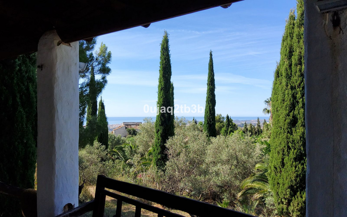 Finca de 6 Dormitorios y 4 Baños en venta en Mijas
